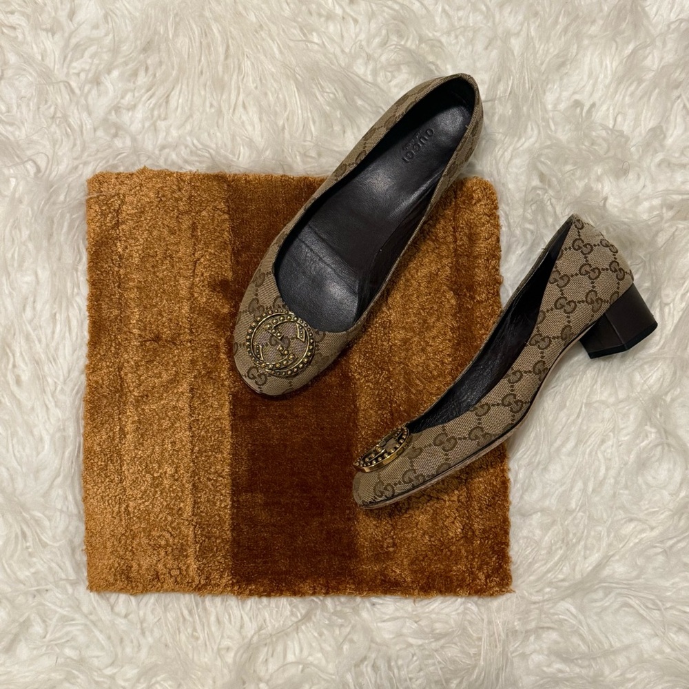 SOLD! Gucci Logo Block Heels 39 Gold and Brown